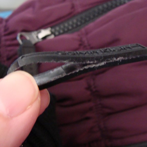 CK CALVIN KLIEN Purple Sleeveless QUILTED "PERFORMANCE" PUFFER Vest Sz LARGE - Picture 9 of 13